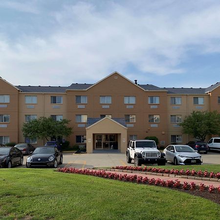 Clarion Inn Near Wright Patterson - Dayton Fairborn Exterior photo