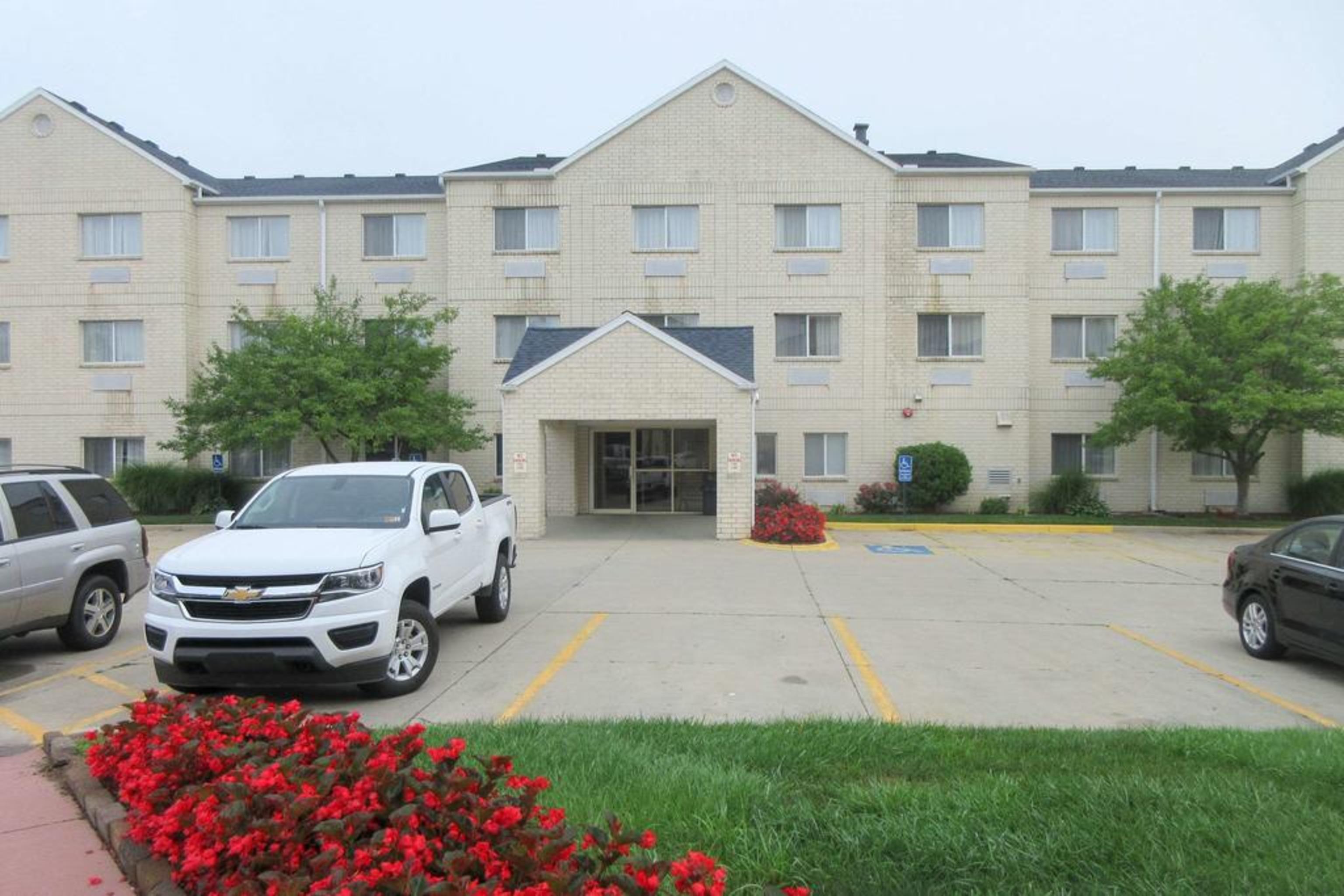 Clarion Inn Near Wright Patterson - Dayton Fairborn Exterior photo